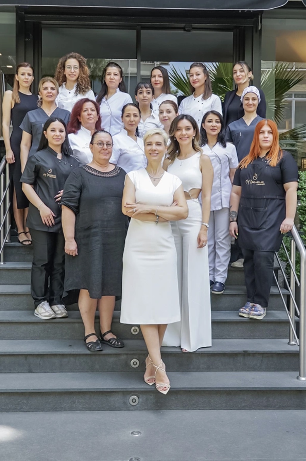 Elif Dinçarslan Saç Ekimi & Medikal Estetik Merkezi